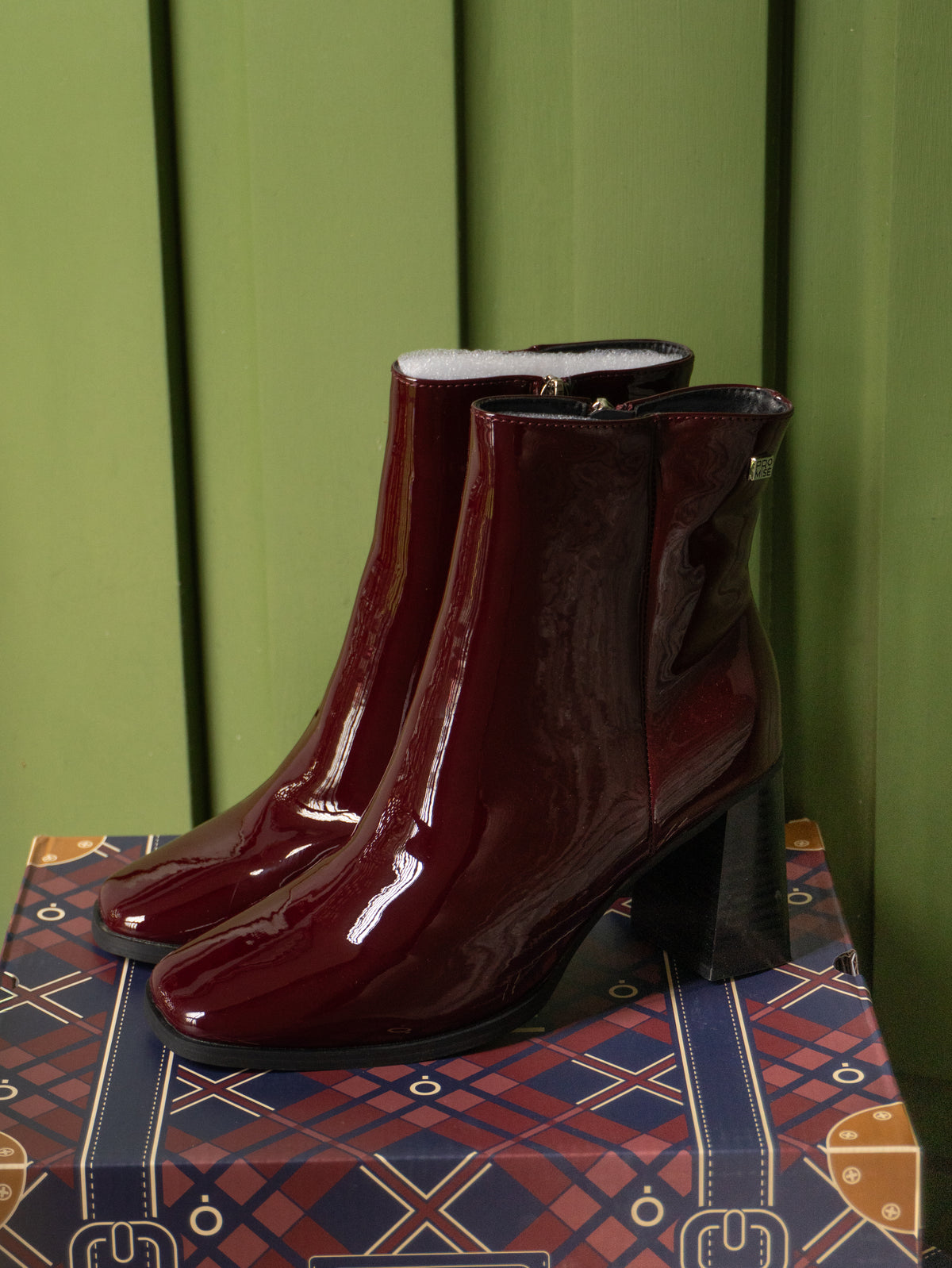Botin Promise Ferrara 2