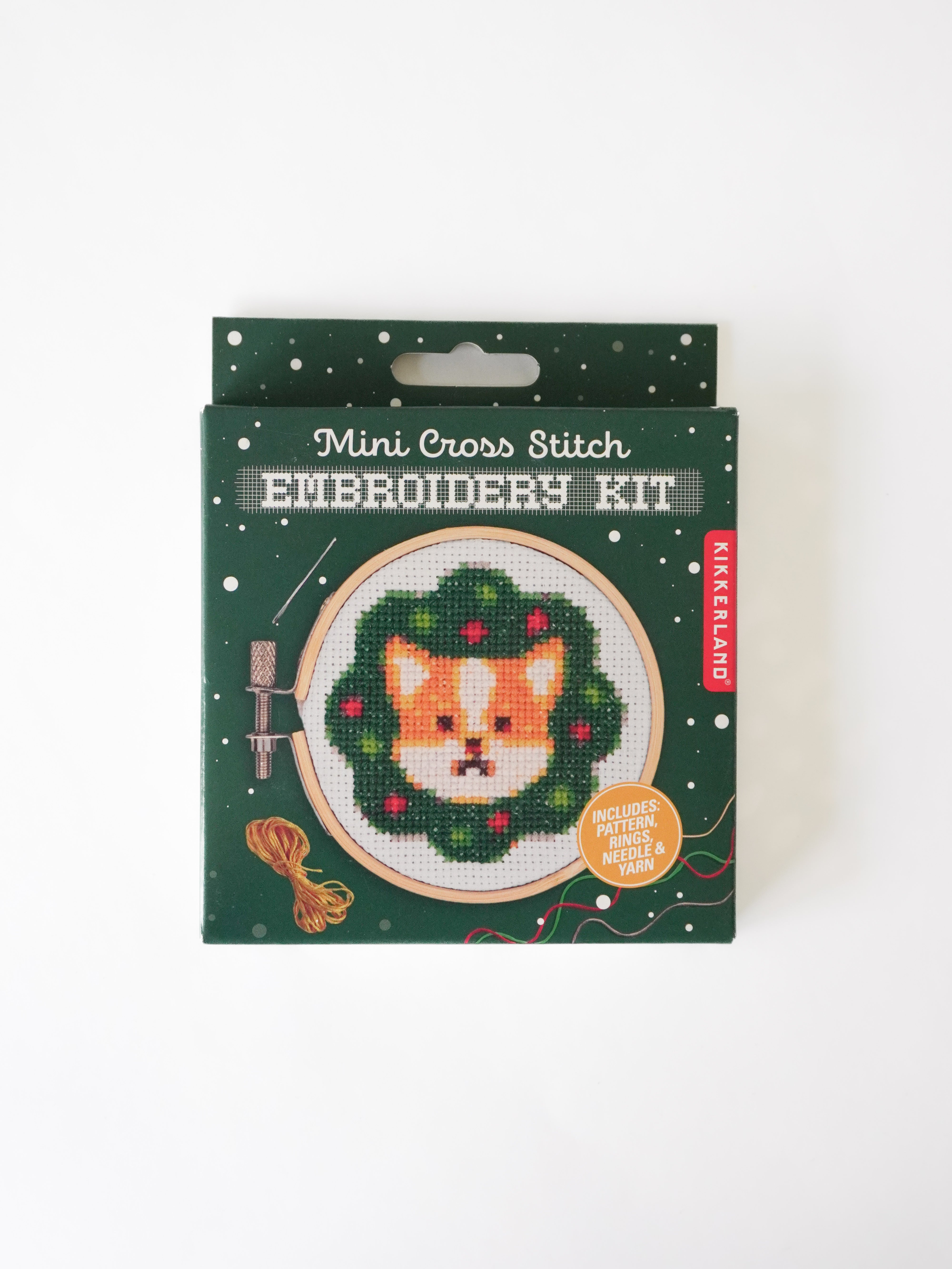 Mini Kit Punto De Cruz Perro con corona de navidad XS2501