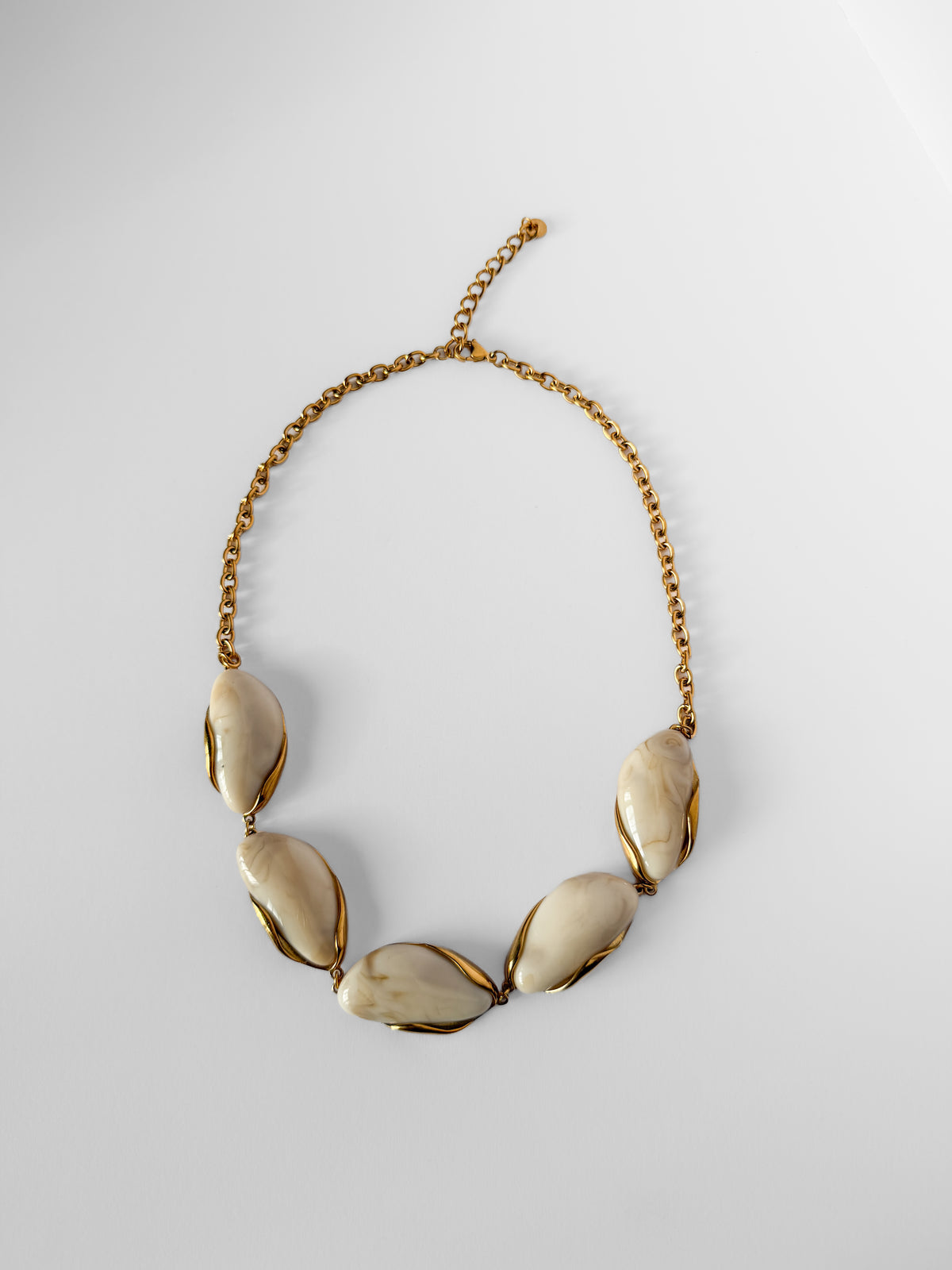 Collar On Cue Victoria YH8410