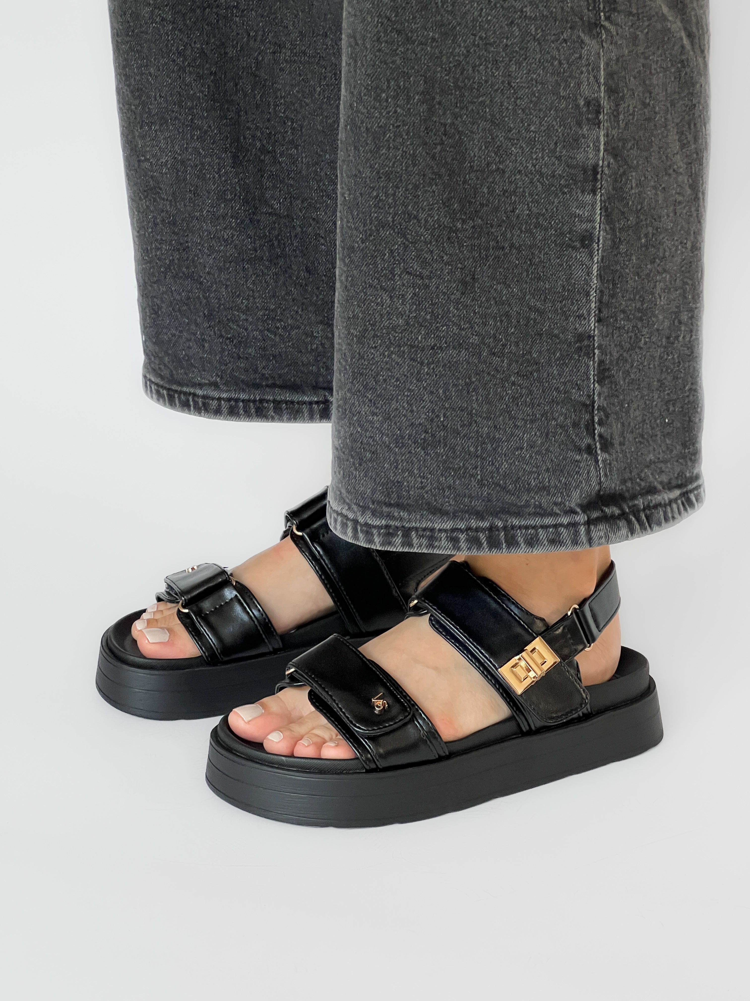 Sandalia V-Singular Braiden