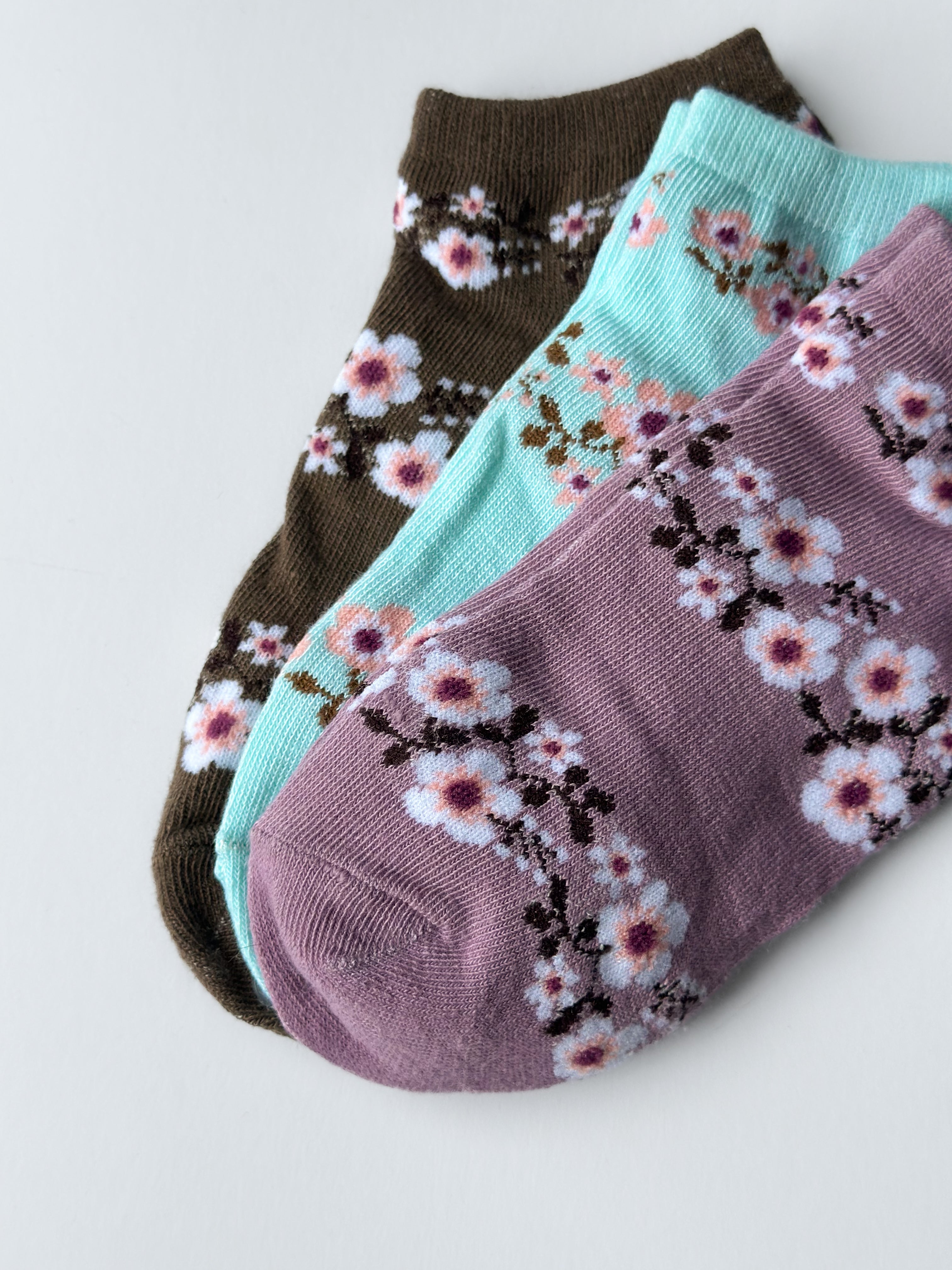 Calcetines bajos con estampado floral para mujer AKB202