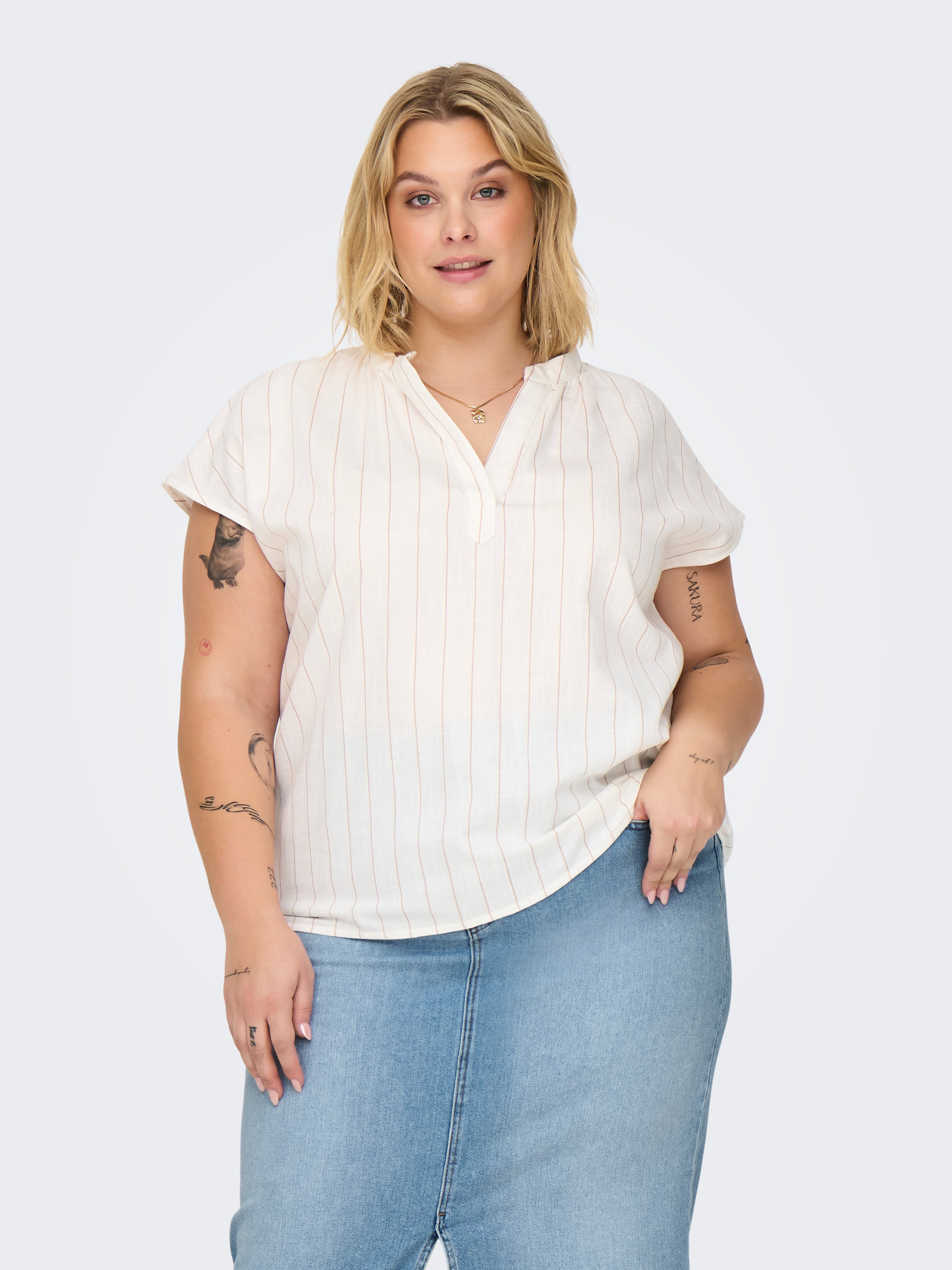 Blusa Only carmakoma Lucila 15343707