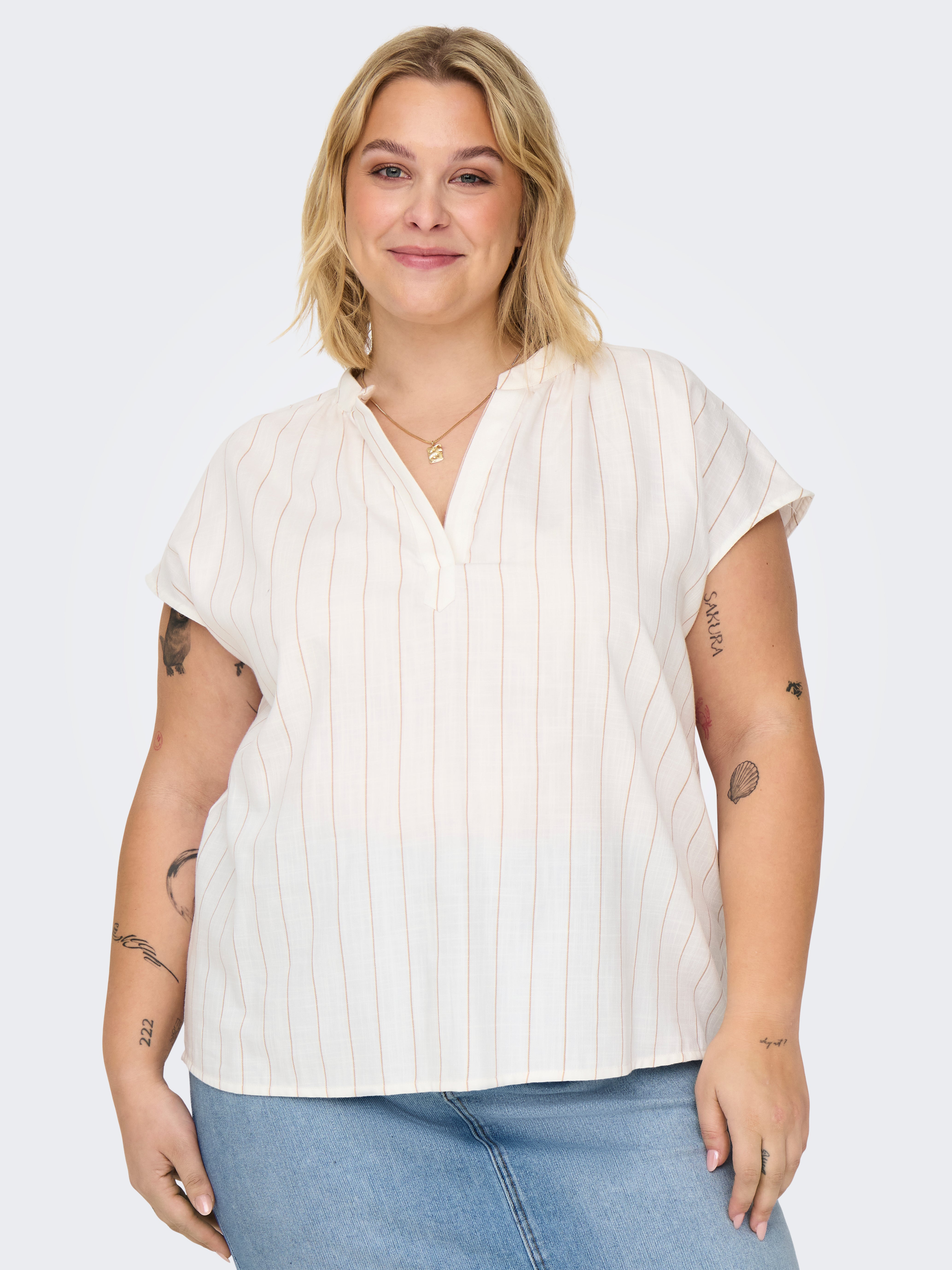 Blusa Only carmakoma Lucila 15343707