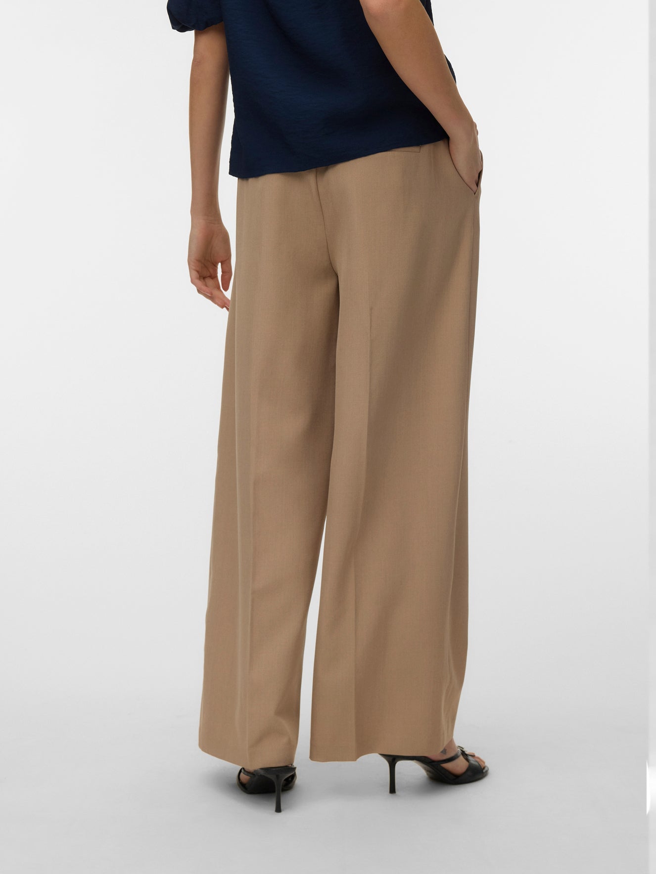 Pantalón Vero Moda Isaline Wide Fit Cintura Media 10340967