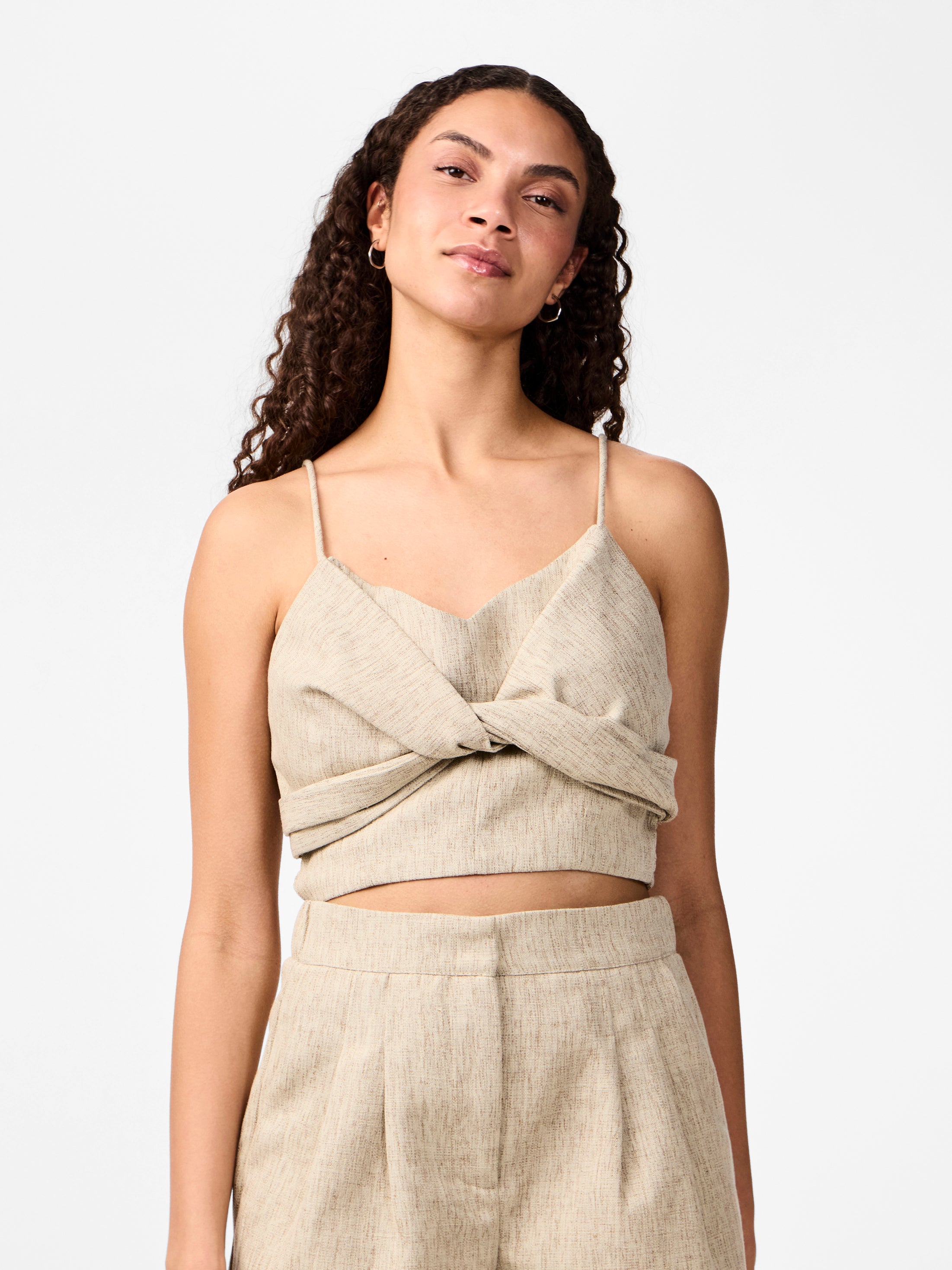 Blusa YAS Bree 26034136