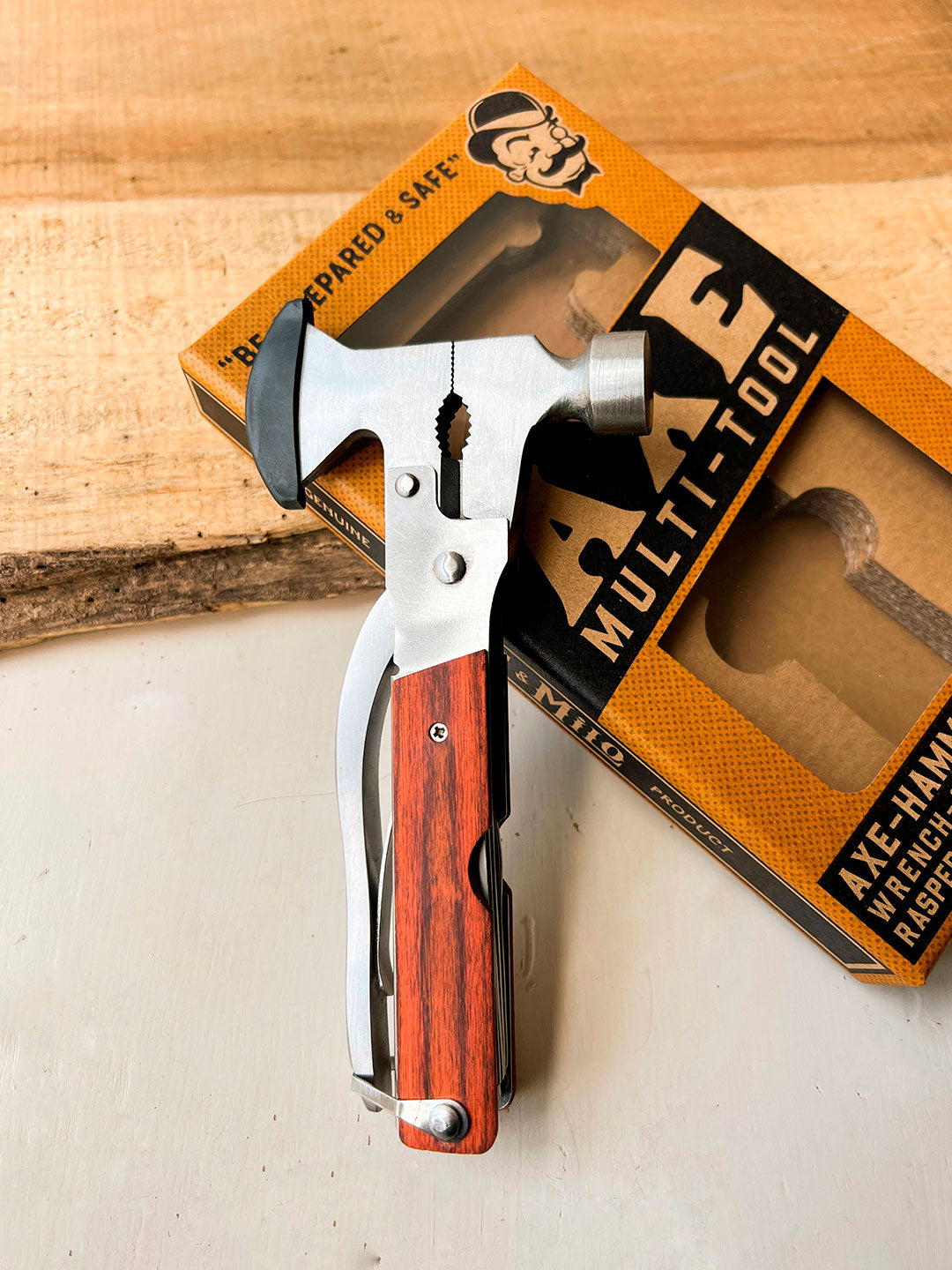 Tool plateado Axe