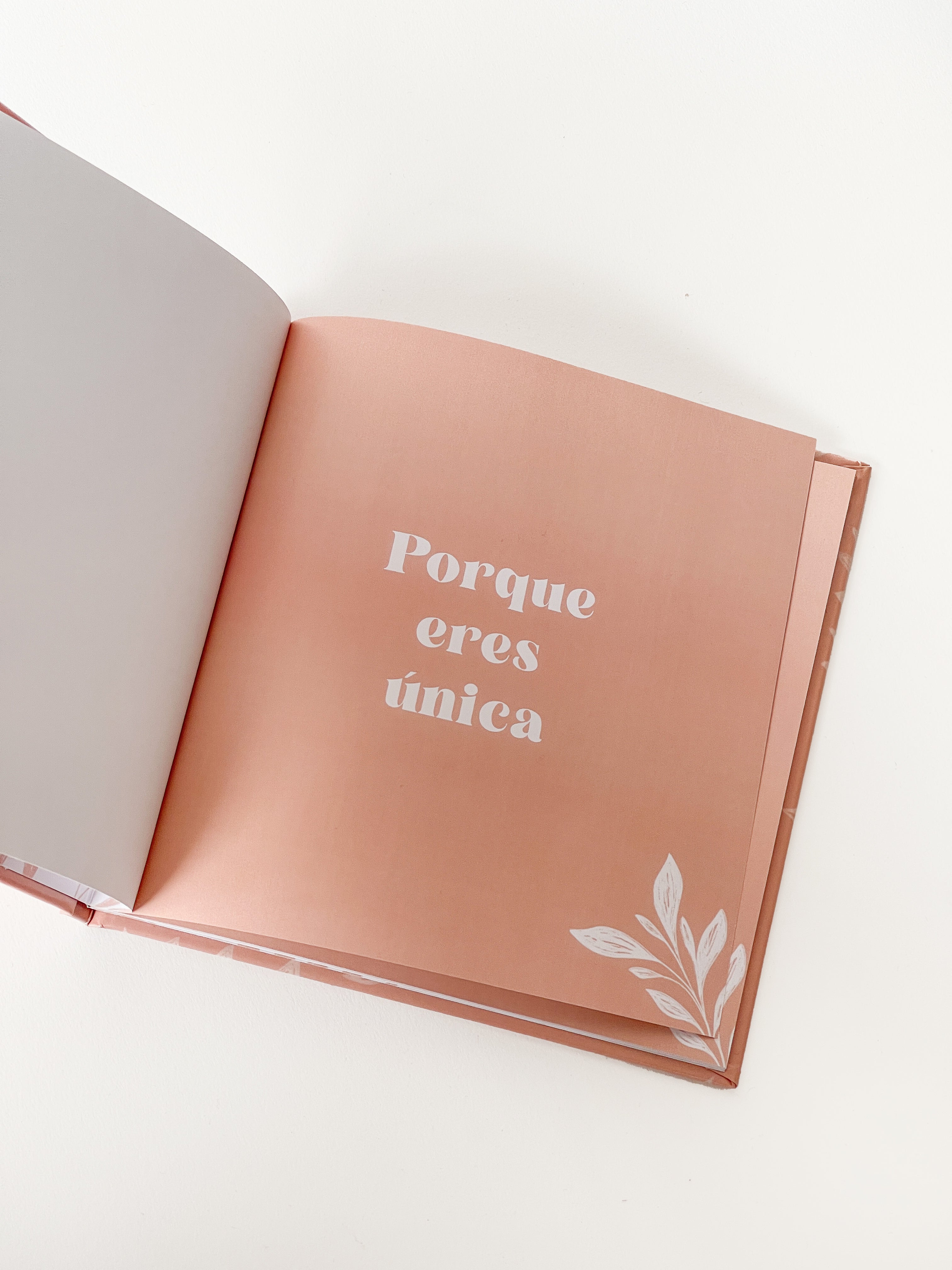 Libro para mamá Oye CR Momi