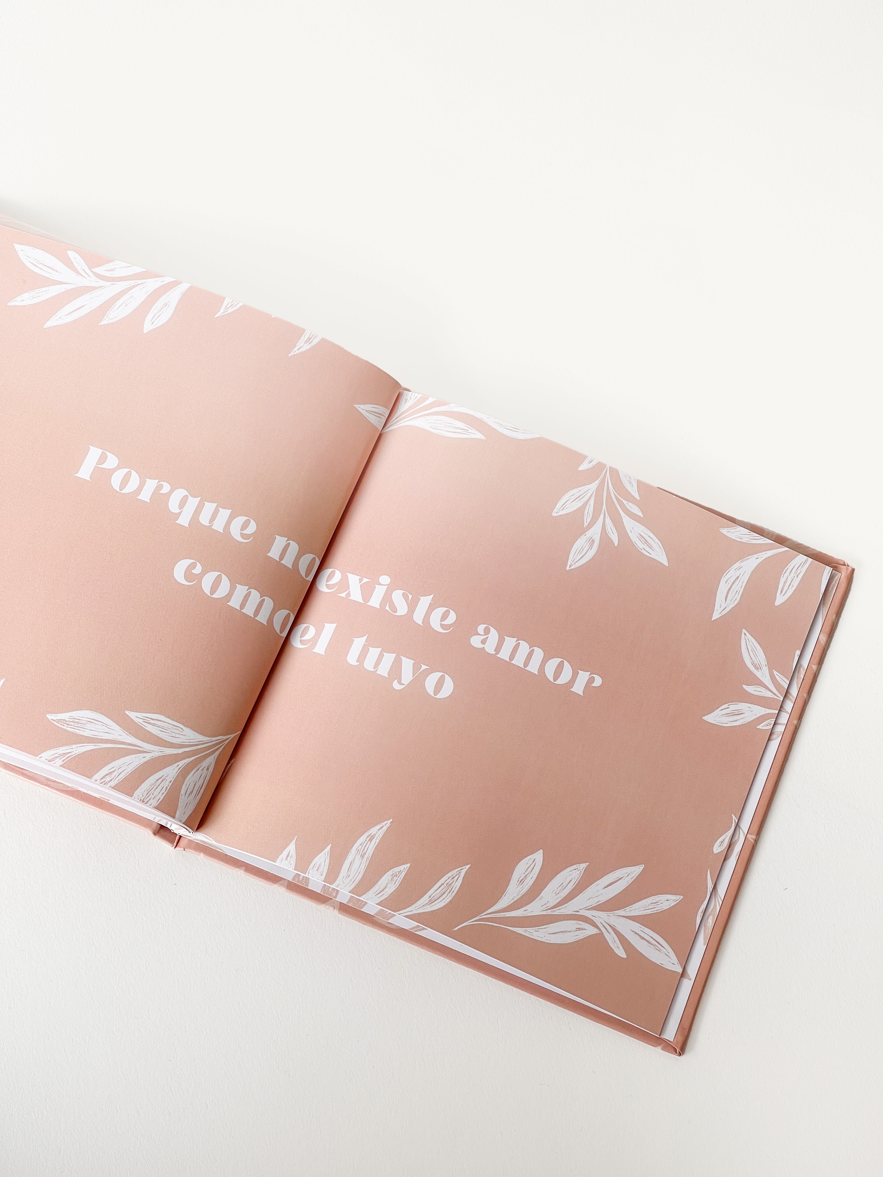 Libro para mamá Oye CR Momi