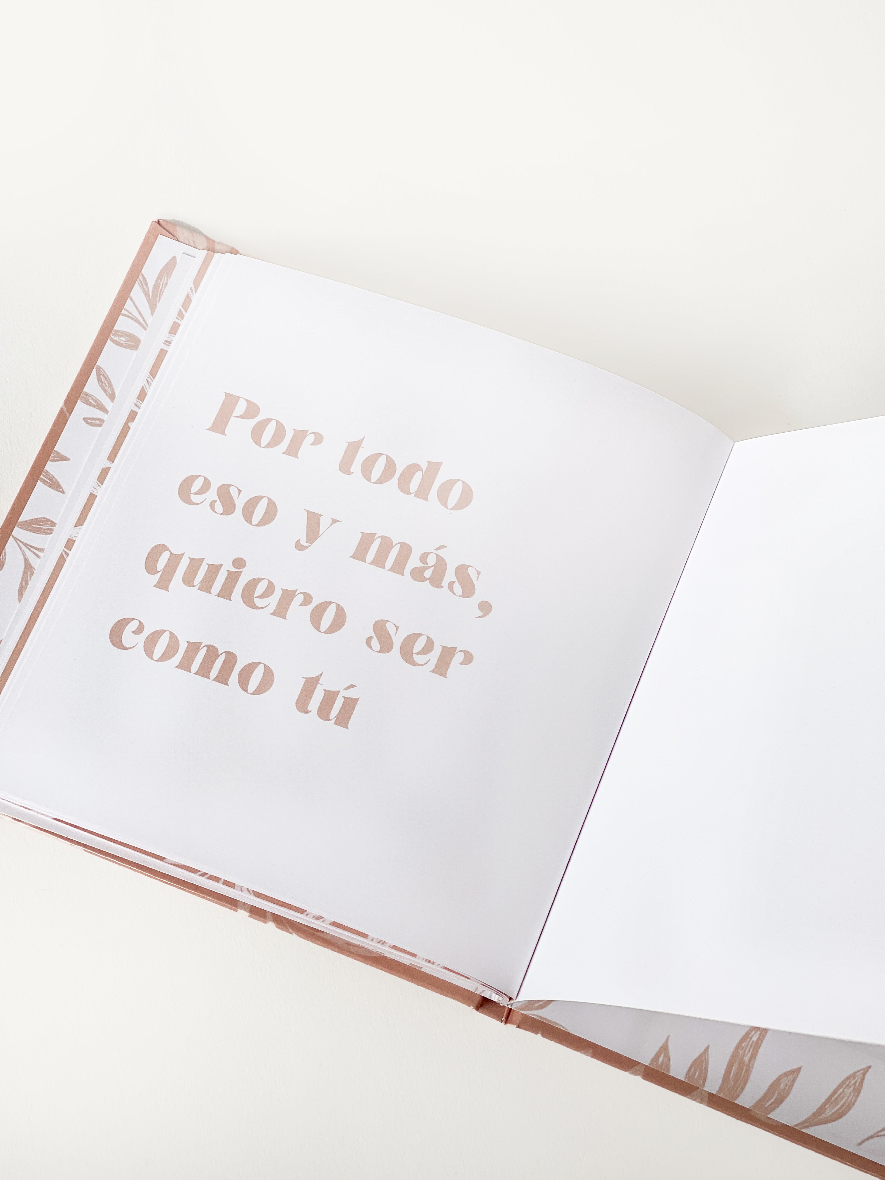 Libro para mamá Oye CR Momi