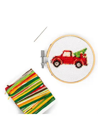 Mini Kit Punto de Cruz Camioneta con árbol XS2503