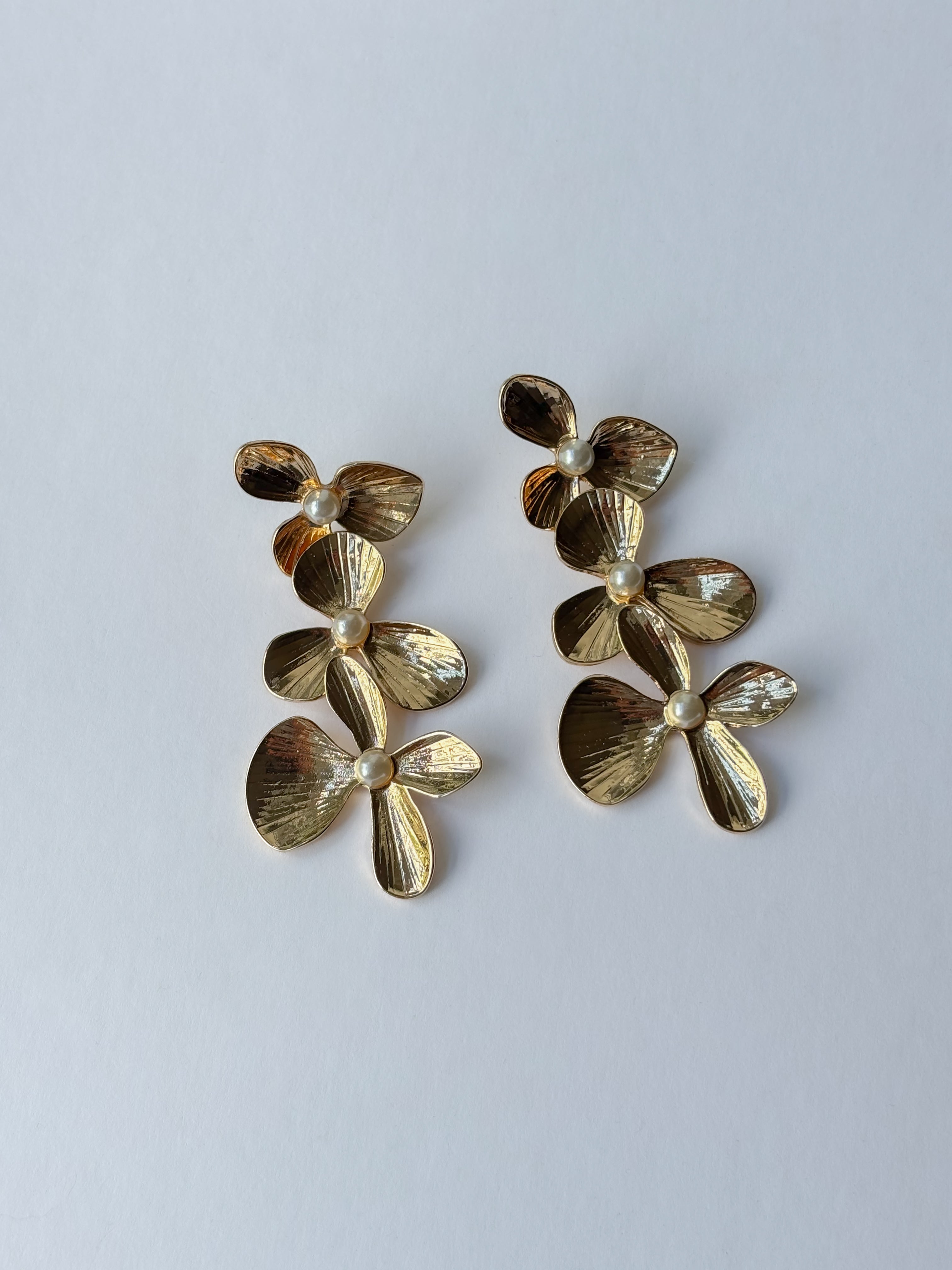 Pendientes colgantes triples con diseño acanalado DE103