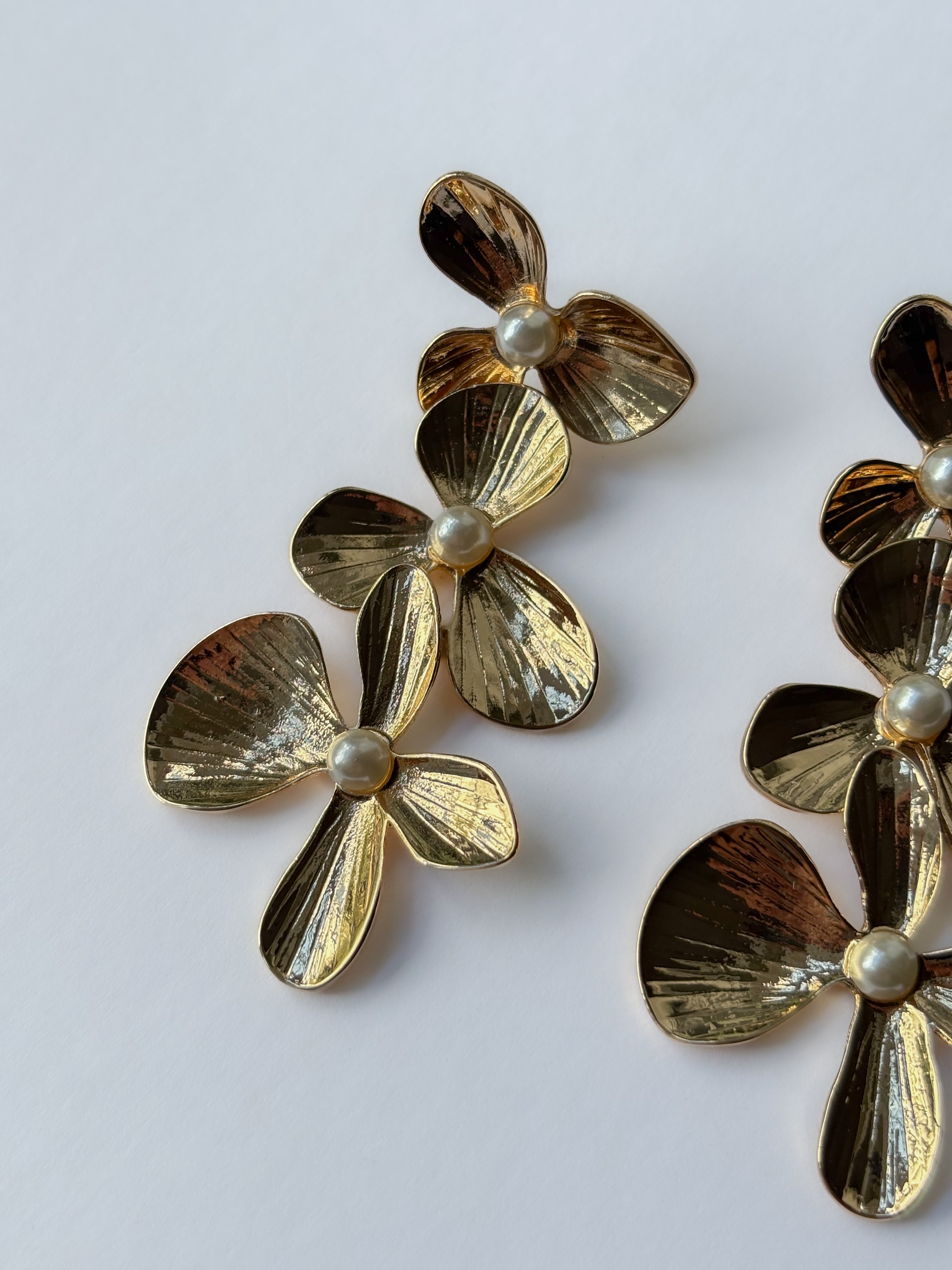 Pendientes colgantes triples con diseño acanalado DE103