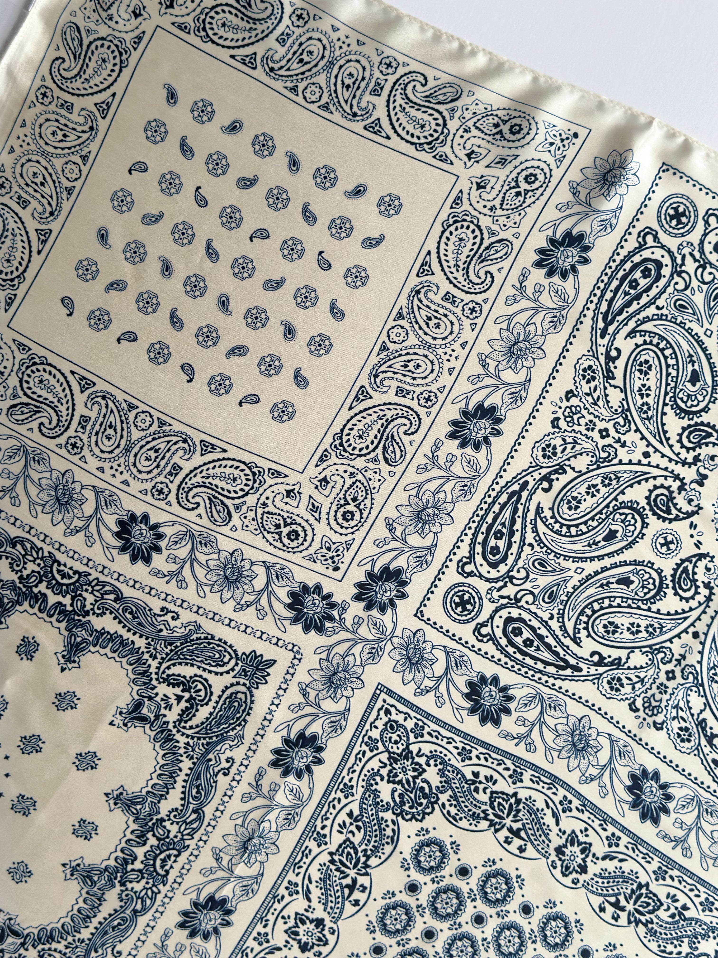 Pañuelo Paisley MMS8797