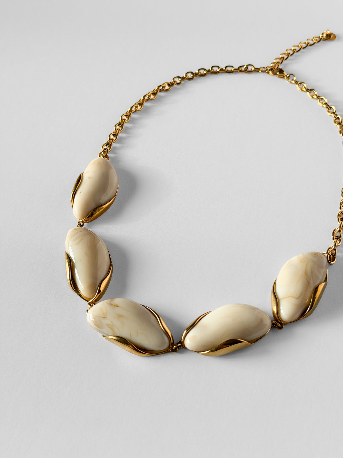 Collar On Cue Victoria YH8410