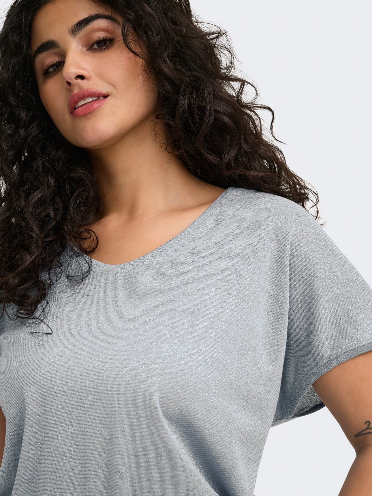 Blusa Only Carmakoma Silvery 15363649