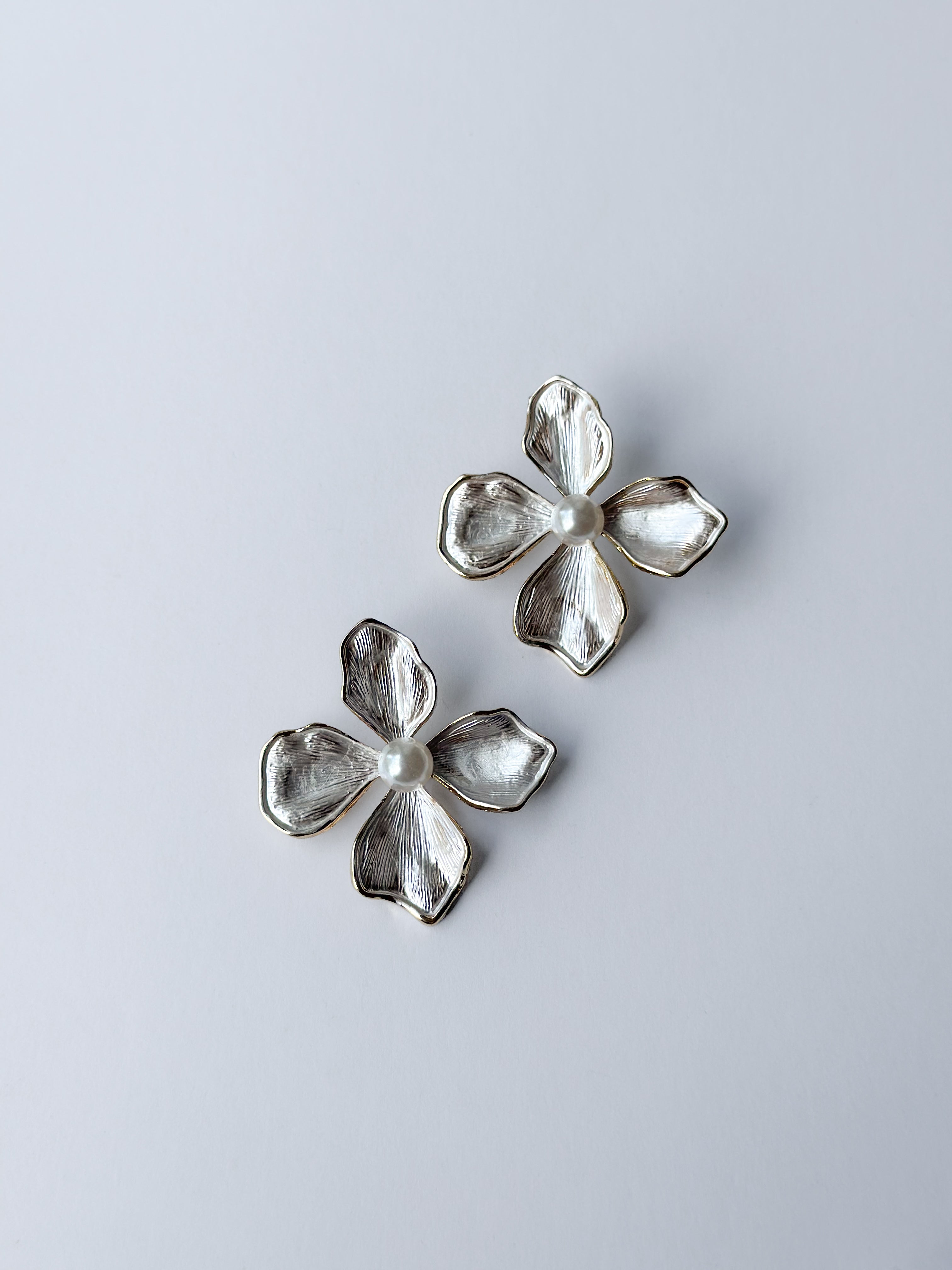 Pendientes de orquídea con perlas de cristal FE8319