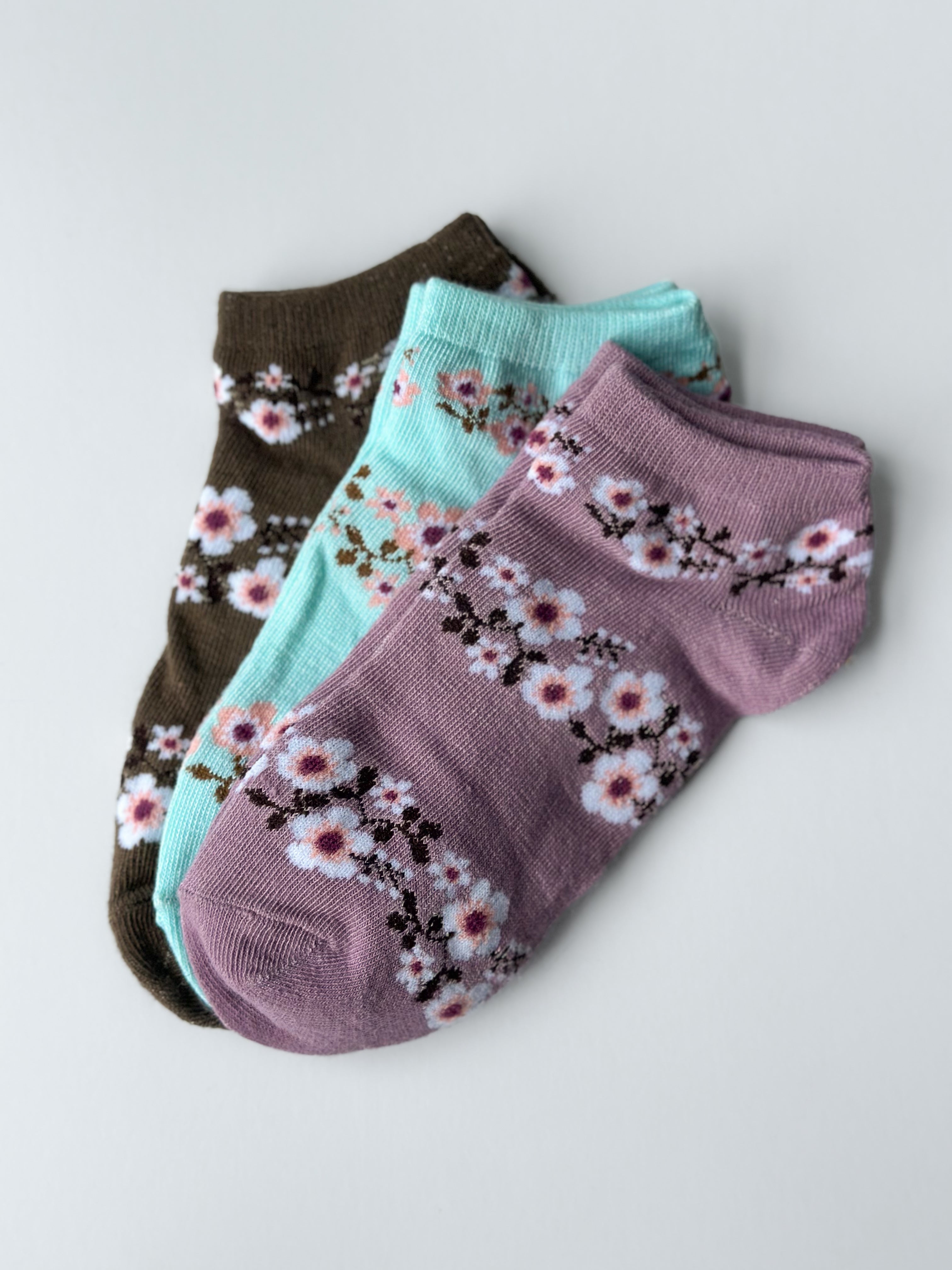 Calcetines bajos con estampado floral para mujer AKB202